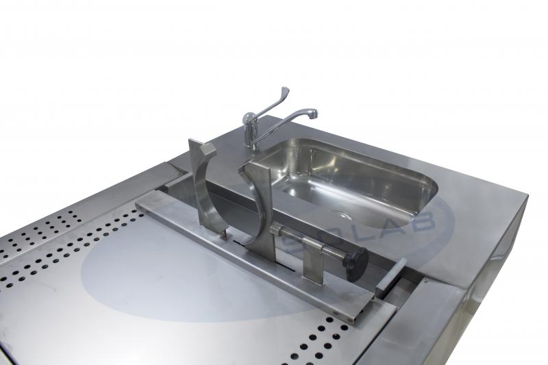 Imagem Ilustrativa de Mesa Necropsia com Suporte Craniano e Triturador (SL-399/1)